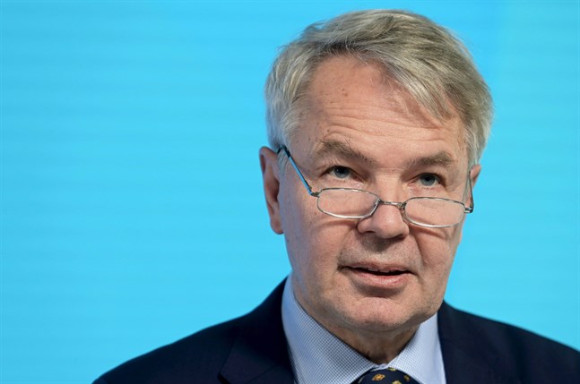 Utrikesminister Pekka Haavisto(Gröna) har smittats av coronaviruset.