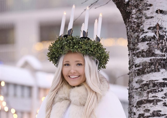 Carolina Granö från Pedersöre har valts till årets lucia i Uleåborg.