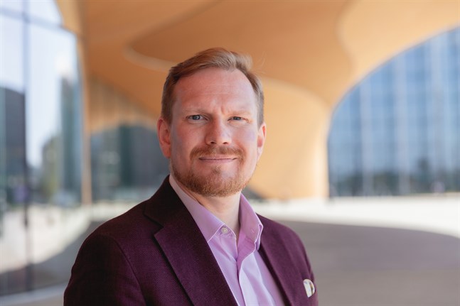 Ted Urho som är verksamhetsledare för tankesmedjan Agenda kommer att leda paneldiskussionen om vårdsamarbetet i Karleby- och Jakobstadsregionen.