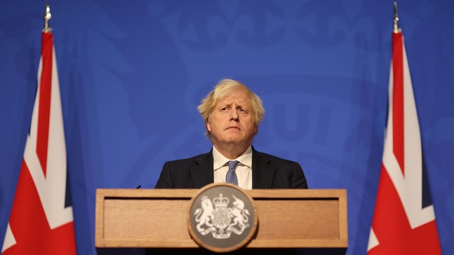 Boris Johnson vid onsdagens presskonferens på Downing Street i London.