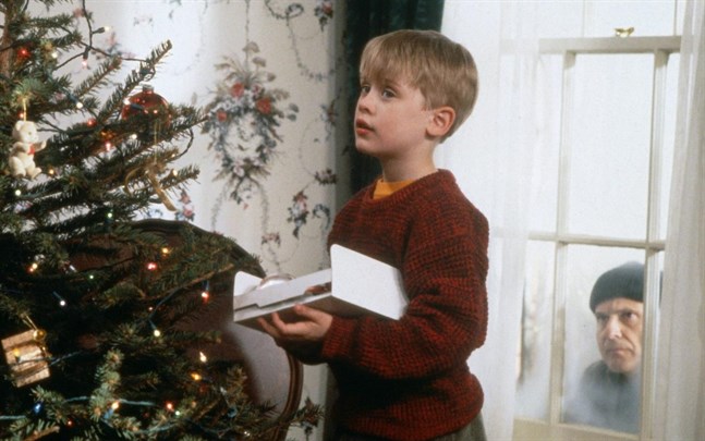 Macaulay Culkin och Joe Pesci i den klassiska julfilmen "Ensam hemma".