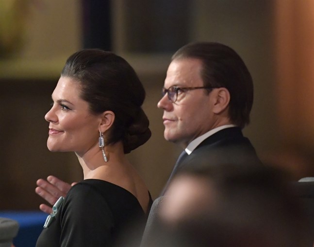 Kronprinsessan Victoria och prins Daniel under Nobelprisutdelningen på fredagskvällen.