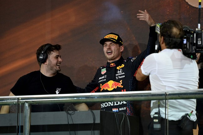 Max Verstappen är världsmästare – även efter Mercedes protest.