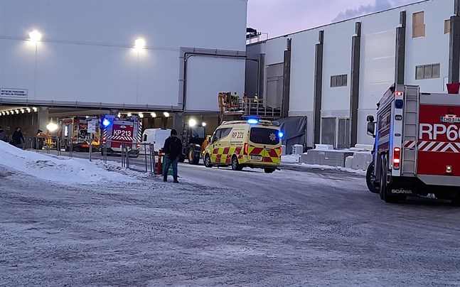 14.30 på tisdagseftermiddagen kom ett stort larm från Snellman vid Granholmsvägen.