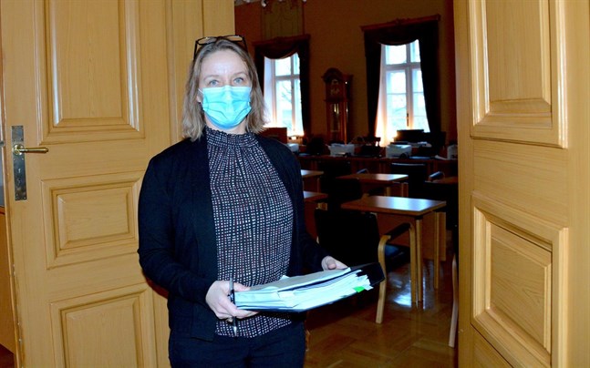 Att göra upp budgeten för nästa år har varit en utmaning och ännu knepigare blir det nästa år på grund av välfärdsområdet och vårdreformen, konstaterar Kristinestads stadsdirektör Mila Segervall.
