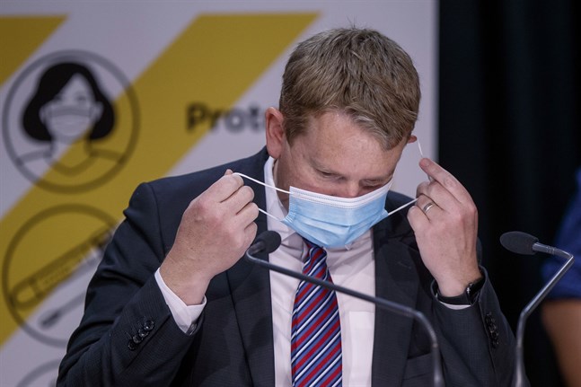 Chris Hipkins, ansvarig minister för covid-19-arbetet i Nya Zeeland. Bilden togs vid en presskonferens i oktober.