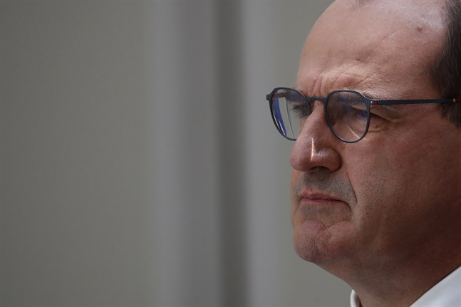 Frankrikes premiärminister Jean Castex meddelar skärpta restriktioner för att minska smittspridningen i landet. Arkivbild.