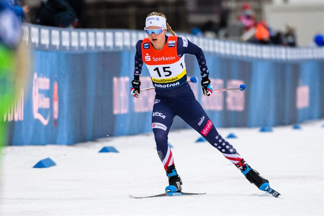 Jessie Diggins tog tillbaka totalledningen i Tour de Ski efter segern i fredagens masstart.