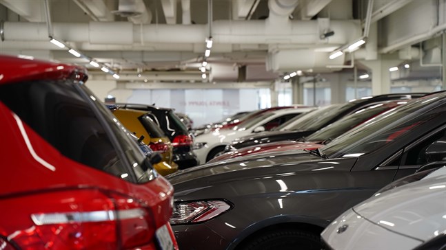 Män köper helst BMW och Mercedes.