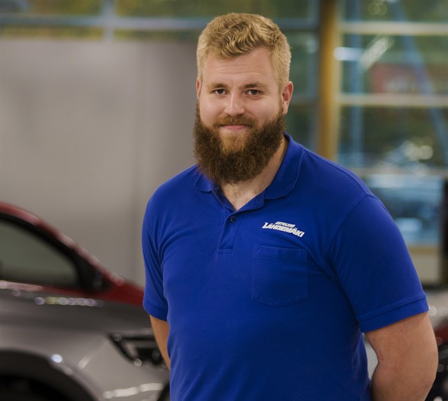 Jesse Lähdemäki ska ansvara för service och reservdelar inom bilhuset Lähdemäki.