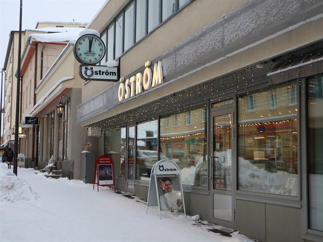Öström finns på Storgatan i Jakobstad
