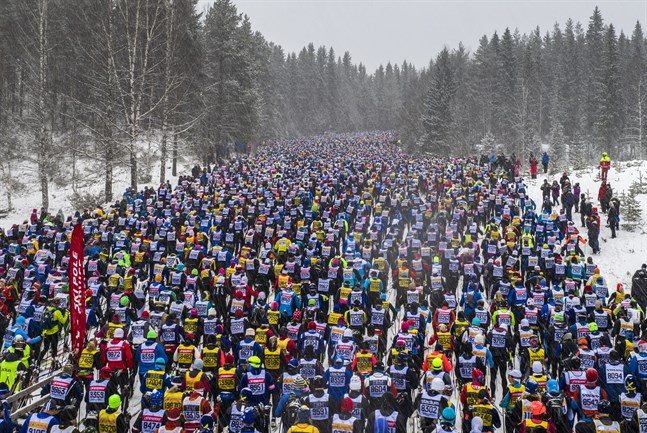 Den här synen får vi se i vinter – trots pandemin. Drygt 15.000 skidåkare startar i Vasaloppet.