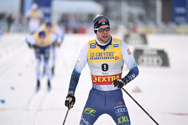 Joni Mäki hade en stark inledning på säsongen då han tog sig till sin första sprintfinal i världscupen i karriären. Nu kvitterar han ut en OS-biljett.