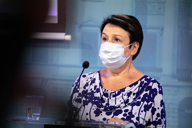 Social- och hälsovårdsministeriets kanslichef Kirsi Varhila säger till Mtv Uutiset att kommunerna i Södra Finland agerar mot lagen.