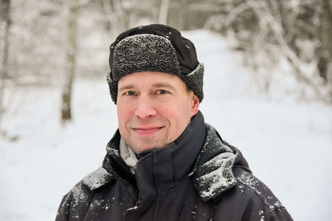 HBL-journalisten Peter Buchert tilldelas Topeliuspriset 2022.