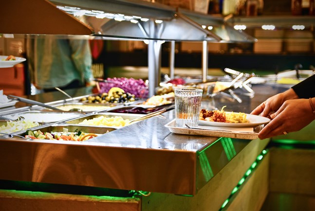 Vad är det för skillnad på en ABC-restaurang och en vanlig restaurang, frågar sig Lars Gästgivars i en insändare.