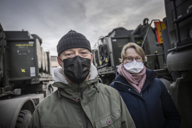 Fredrik Malmerfeldt är verksamhetschef för försvarshälsan på Visby garnison. Monica Eneholm är läkare vid Försvarsmakten.