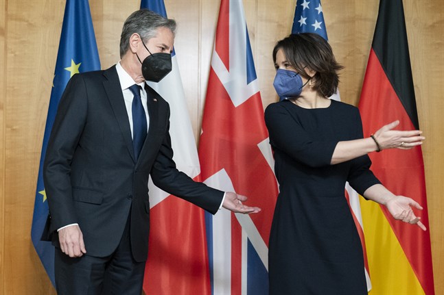 Antony Blinken och tyska kollegan Annalena Baerbock i Berlin.