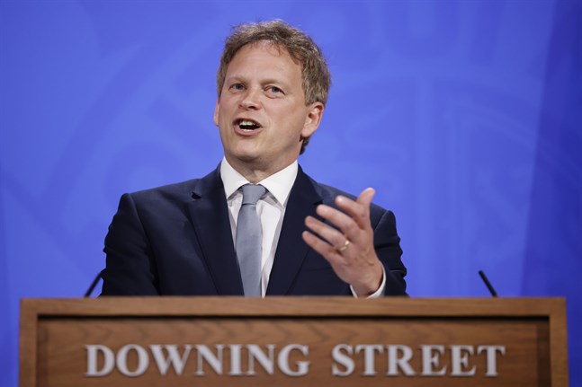 Storbritanniens transportminister Grant Shapps säger att testning av vaccinerade resenärer har spelat ut sin roll. Arkivbild.