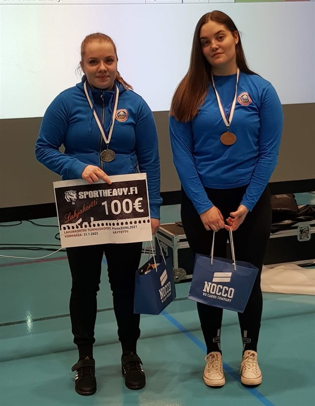 PV:s Nina Heikkinen och Catja Wargh knep varsin FM-medalj på lördagen.