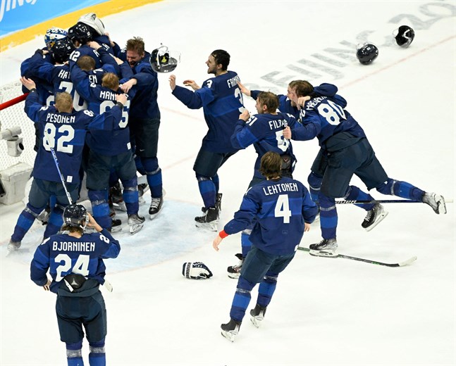Den kanske mest efterlängtade medaljen i Peking: Herrlejonens guld – det första finländska OS-guldet i ishockeyhistorien.