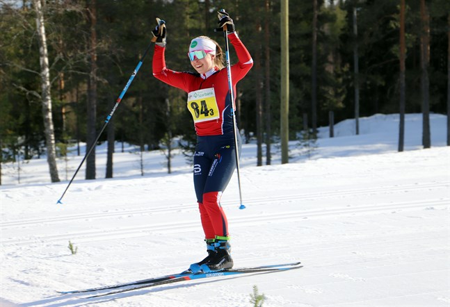 Rebecca Sandnäs ledde IF Brahe till seger i FSSM-stafetten i söndags.