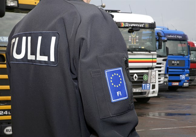 Tullen kontrollerar att inget gods som ska stoppas enligt EU:s sanktioner korsar gränsen till Ryssland.