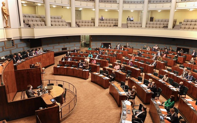 I dag, onsdag, går startskottet för riksdagens kanske viktigaste behandling under fredstid.