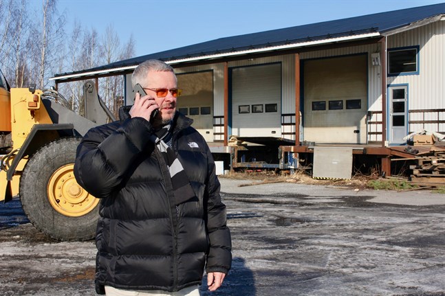 Rolf Kuula säger att man tvingas höja kundernas priser och att de allra flesta sett sig tvungna att acceptera prishöjningen.