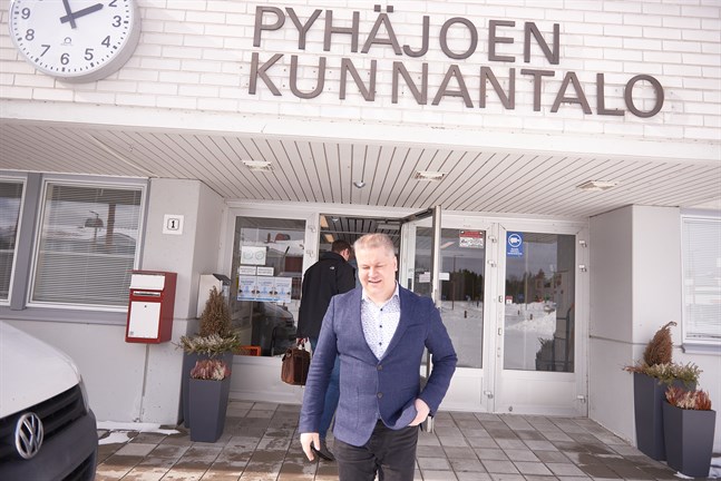 Matti Soronen fick inget förhandsbesked om vad som var på gång, utan fick veta att avtalet brutits först på måndagsmorgonen.