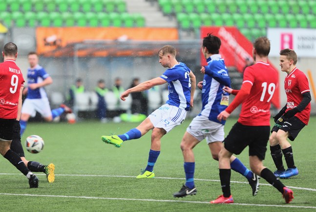 Kasperi Polvilampi, här på hemmaplan, förde Vasa IFK i ledning i Jyväskylä.