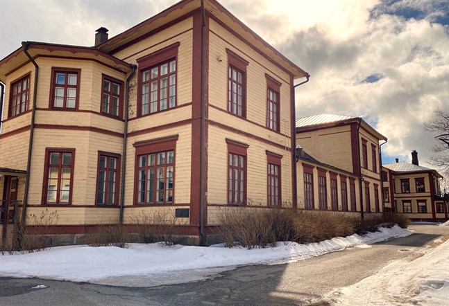 Det behövs 200 000 euro till för renoveringen av Ahlbeckshuset, som i dag beräknas kosta 3,2 miljoner euro, inklusive nya inventarier.