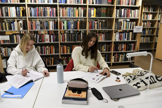 Många studerade har mått dåligt av att behöva leva i isolering under studietiden. Kriget i Ukraina kan lägga ytterligare tyngd på redan trötta studenters axlar, enligt en ny undersökning.