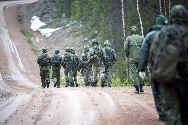 Det säkerhetspolitiska läget har förändrats drastiskt på kort tid. Nu tyder mycket på att Finland förbereder en ansökan om medlemskap i försvarsalliansen Nato.