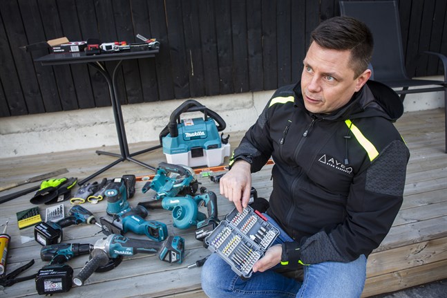 Andreas Bergvik tipsar om verktyg som är bra att ha hemma. Bits och bitsmejsel tar betydligt mindre plats än enskilda skruvmejslar.