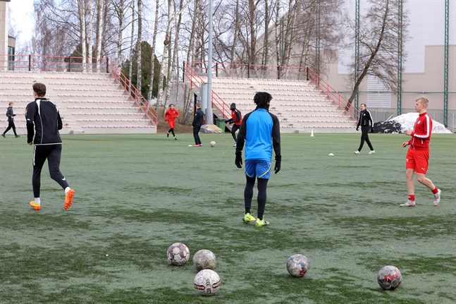 De två läktarna vid Västra plan ger vika för Jeppis stadion.
