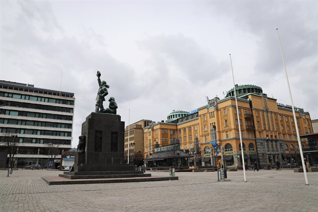 Ska jag behöva lära mig finska för att besöka mitt forna hemland? skriver Gunn Wallin i sitt debattinlägg om tvåspråkigheten i Vasa.