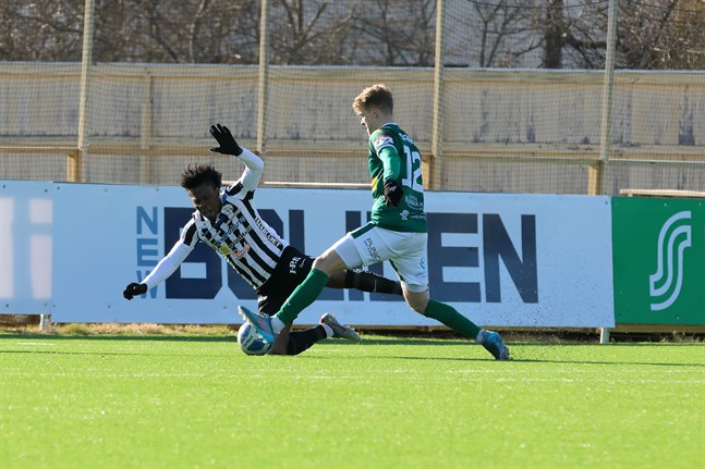 KPV-backen Kyle Curinga rev ner Steven Morrissey och Sebastian Strandvall förvaltade straffen som följde för 0–2 till VPS.