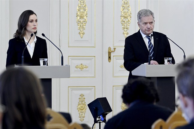 President Sauli Niinistös åsikt i Natofrågan kan väntas väga tungt. Statsminister Sanna Marin har de senaste veckorna aktivt rest runt för att diskutera Nato. Bägge väntas i veckan ge sin personliga åsikt i frågan om ett finländskt medlemskap i försvarsalliansen.
