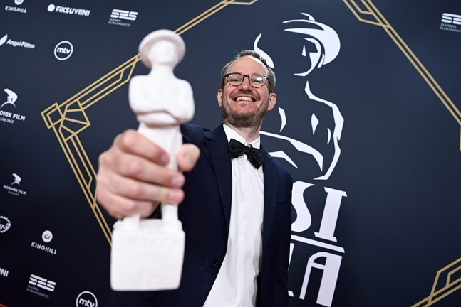 Karlebyregissören Juho Kuosmanen vann pris för bästa manus. Filmen "Kupe nr 6" hade flest nomineringar på Jussigalan.