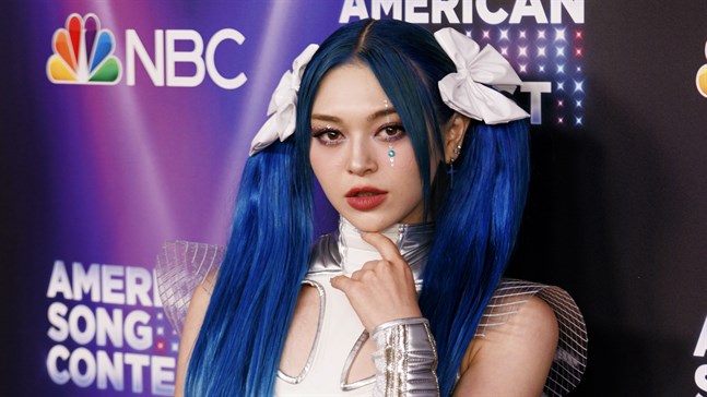 Alexa tar hem American Song Contest. Arkivbild.