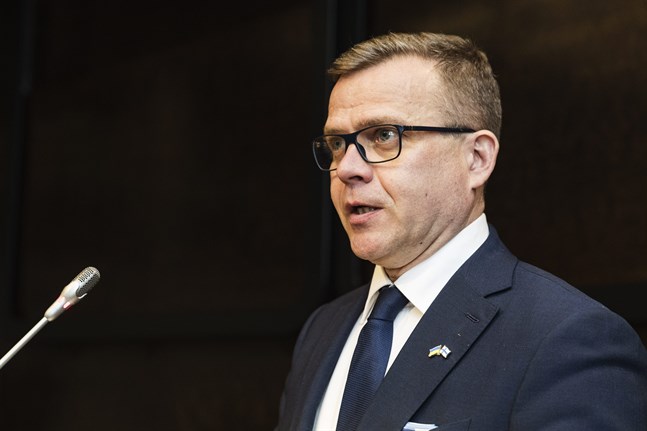 Samlingspartiets ordförande Petteri Orpo tog över ordförandeskapet i utskottet efter riksdagsledamot Ilkka Kanervas bortgång
