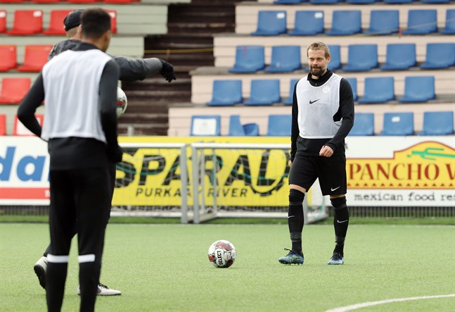 Jesper Engström har spelat till vänster i VPS trebackslinje i de två senaste matcherna.