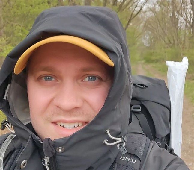 Tommy Öhmans ska vandra genom Europa i 100 dagar. I början av augusti hoppas han skymta Medelhavet.