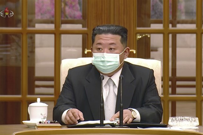 Nordkoreas ledare Kim Jong-Un under ett tv-sänt framträdande på torsdagen.
