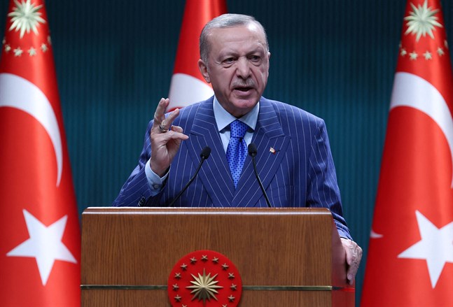 Turkiets president Recep Tayyip Erdogan sade på fredagen att det vore ett "misstag" att låta Finland och även Sverige och bli medlemmar i Nato.