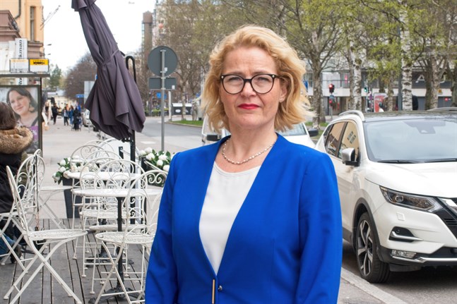 Miapetra Kumpula-Natri säger att hon har en intressant och intensiv höst framför sig i EU-parlamentet då frågor on artificiell intelligens blir föremål för debatt.