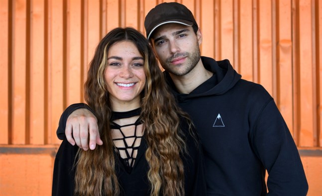Tillsammans med danspartnern Katja Lujan Engelholm kämpar Eric Saade mot nervositeten i "Let's dance".