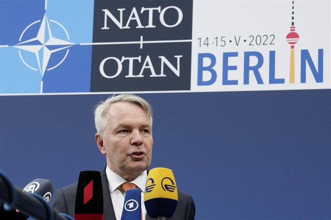 Utrikesminister Pekka Haavisto på Natomötet i Berlin förra helgen.