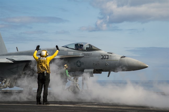 Nato behöver stärka sin beredskap. På bilden en amerikansk stridspilot under en Natoövning i Medelhavet i mars där man bland annat patrullerade Rumäniens gräns mot Ukraina.